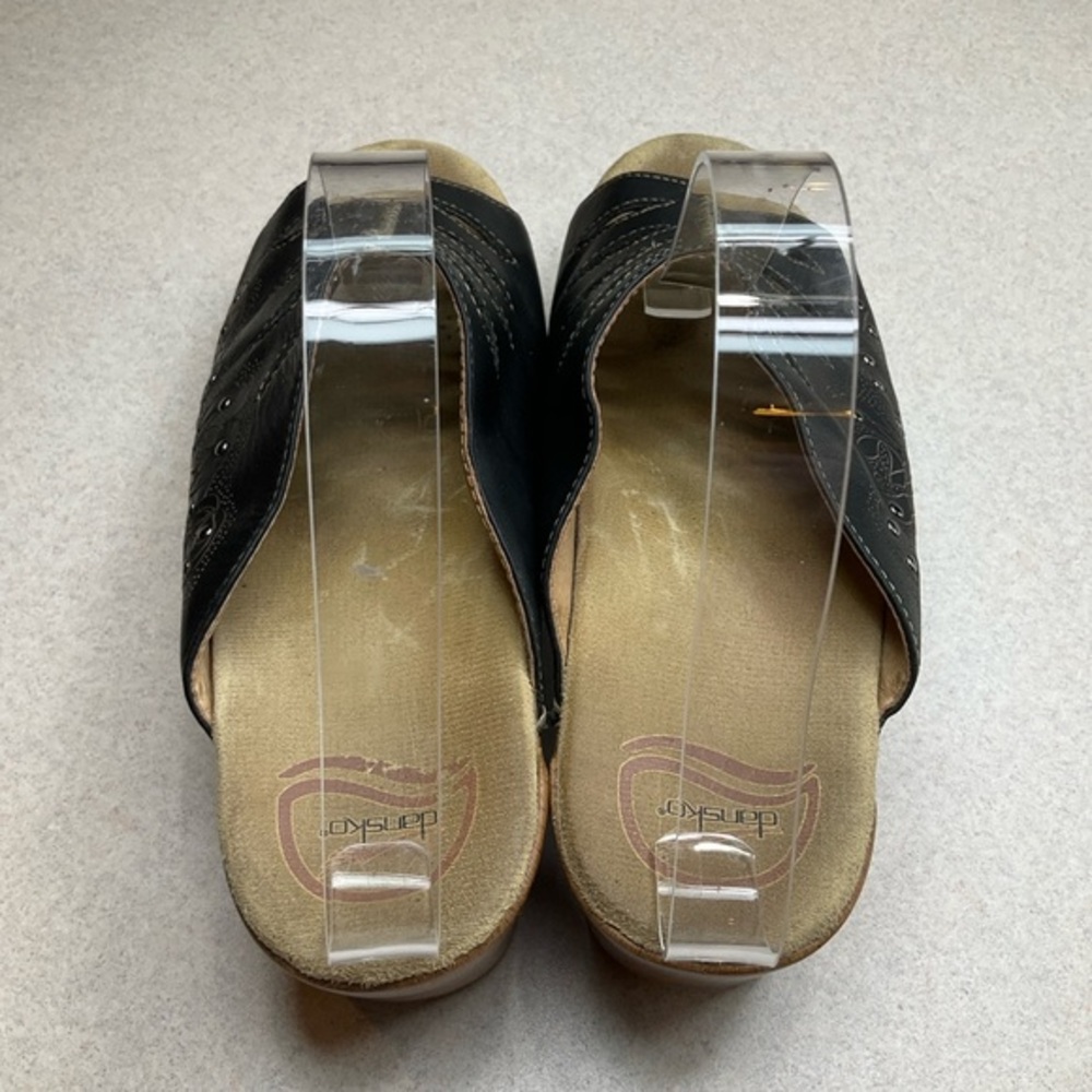 Dansko Sheri Sandal 39 Brown Tooled Roses & Studs‎ - Picture 5 of 9